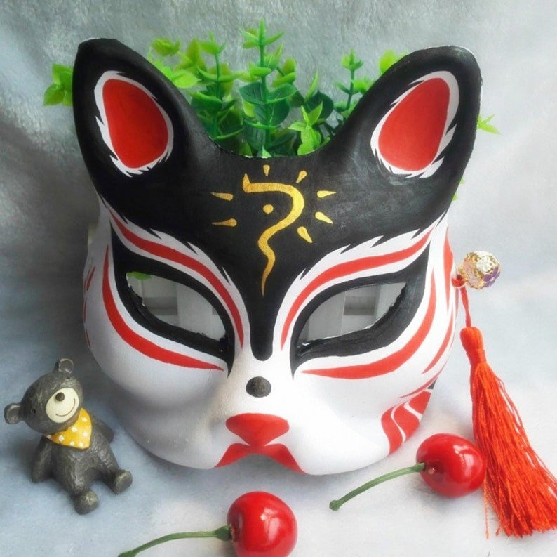 Fox Cat Mask Kitsune Hand
